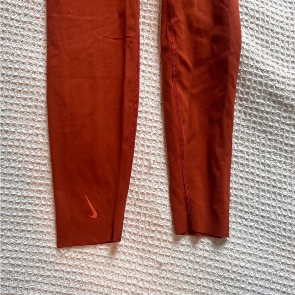 Nike Yoga Lux Jumpsuit Jumper Layered 7/8 Training Size XS rust orange red - Picture 10 of 13